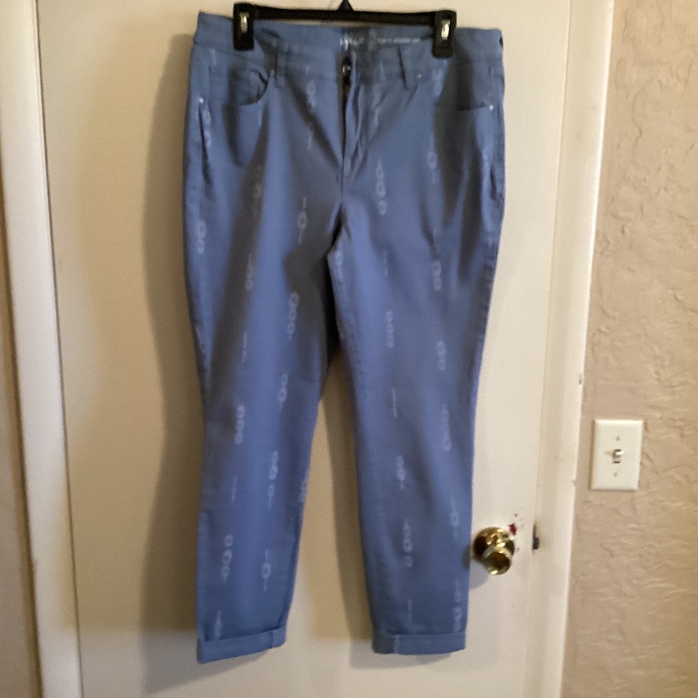 Women’s capris, size 12 in a sky blue color